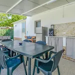 Stunning Home In Comiso