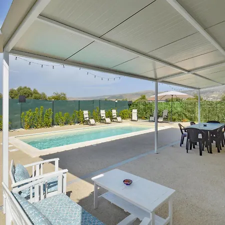 2 Bedroom Lovely In Holiday home Comiso