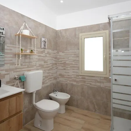 Stunning Home In Comiso *
