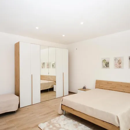 Stunning Home In Comiso Tatil Evi *